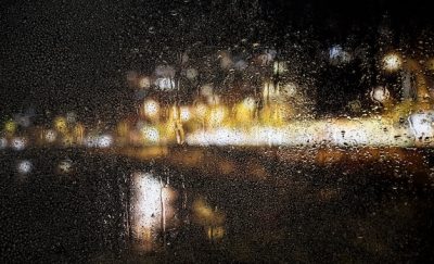 efecto-lluvia-sobre-fondo-ciudad-noche_23-2148099013